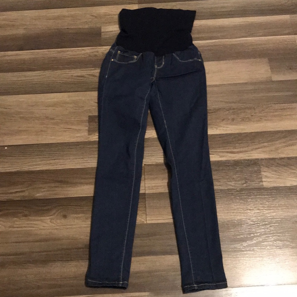 Maternity blue denim jeggings.